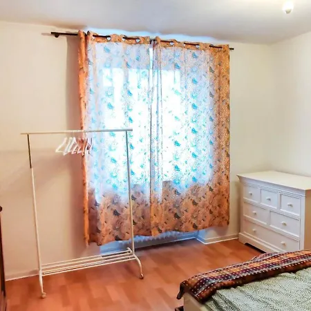 Apartment Elegant Close To Main Train Station Dusseldorf