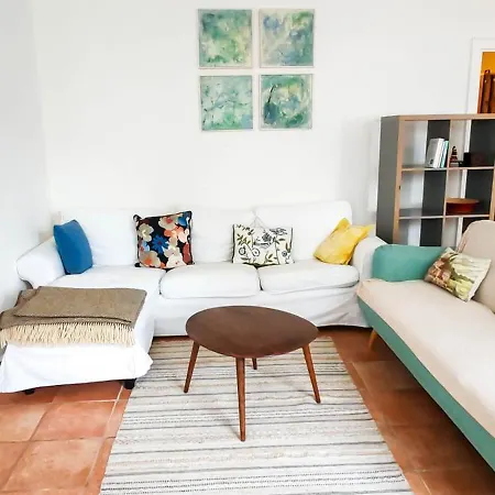 Apartment Elegant Close To Main Train Station *